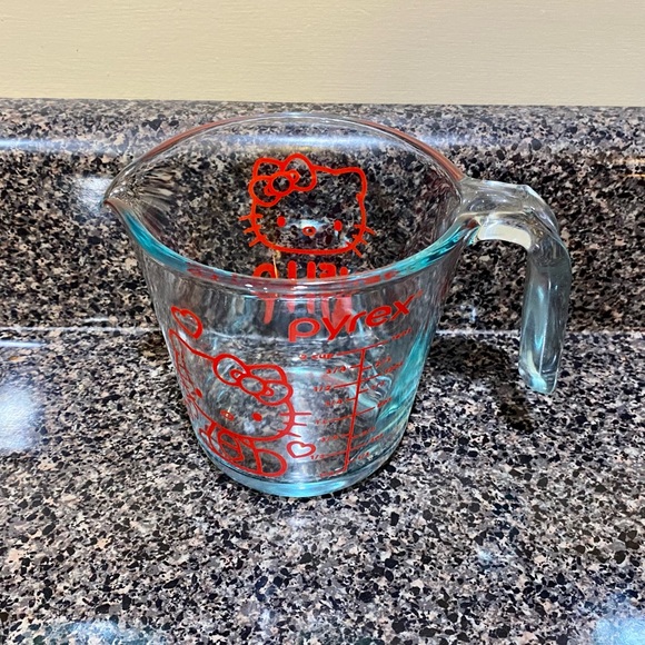 Hello Kitty Pyrex Measuring Cup - Picture 9 of 11